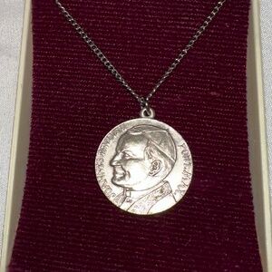 ✨Coin pope - joannes pavlvs ii pontmax Silver Tone On 18” chain necklace